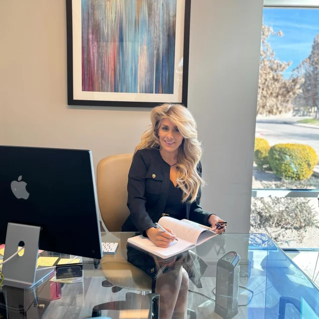 Meet Cynthia,✨ our new Patient Care Coordinator! She’s bubbly, kind, and lighthearted, always bringing a positive vibe to the office. With her expertise, she’ll schedule your surgeries like a pro and make sure everything runs smoothly. Come visit us at 2301 Plastic Surgery and let Cynthia take care of you!✨🥼